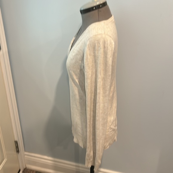 Mexx women’s light grey pullover v-neck sweater. Sz small - Picture 2 of 5